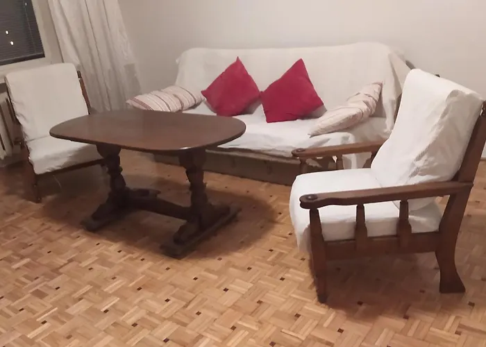 Uroczy Apartament Z Bezplatnych Parkingiem