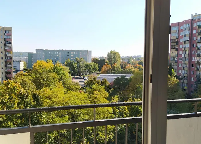 Uroczy Apartament Z Bezplatnych Parkingiem